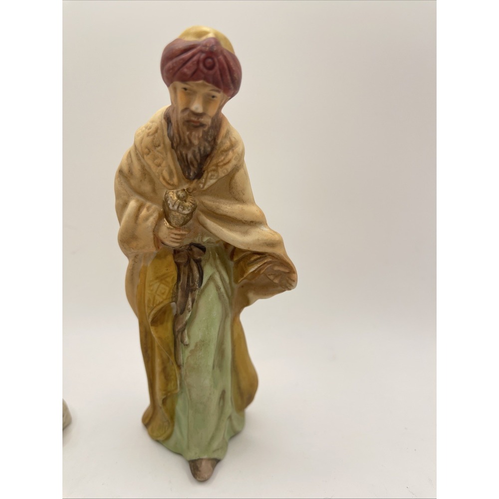 Vintage Unidentified Porcelain WISE MAN Nativity Replacement Piece